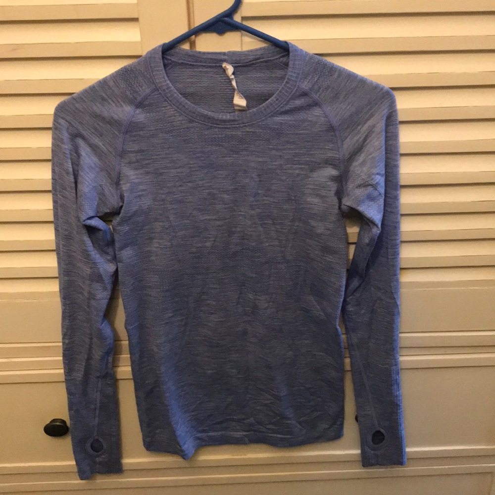 Size 4 Lululemon top